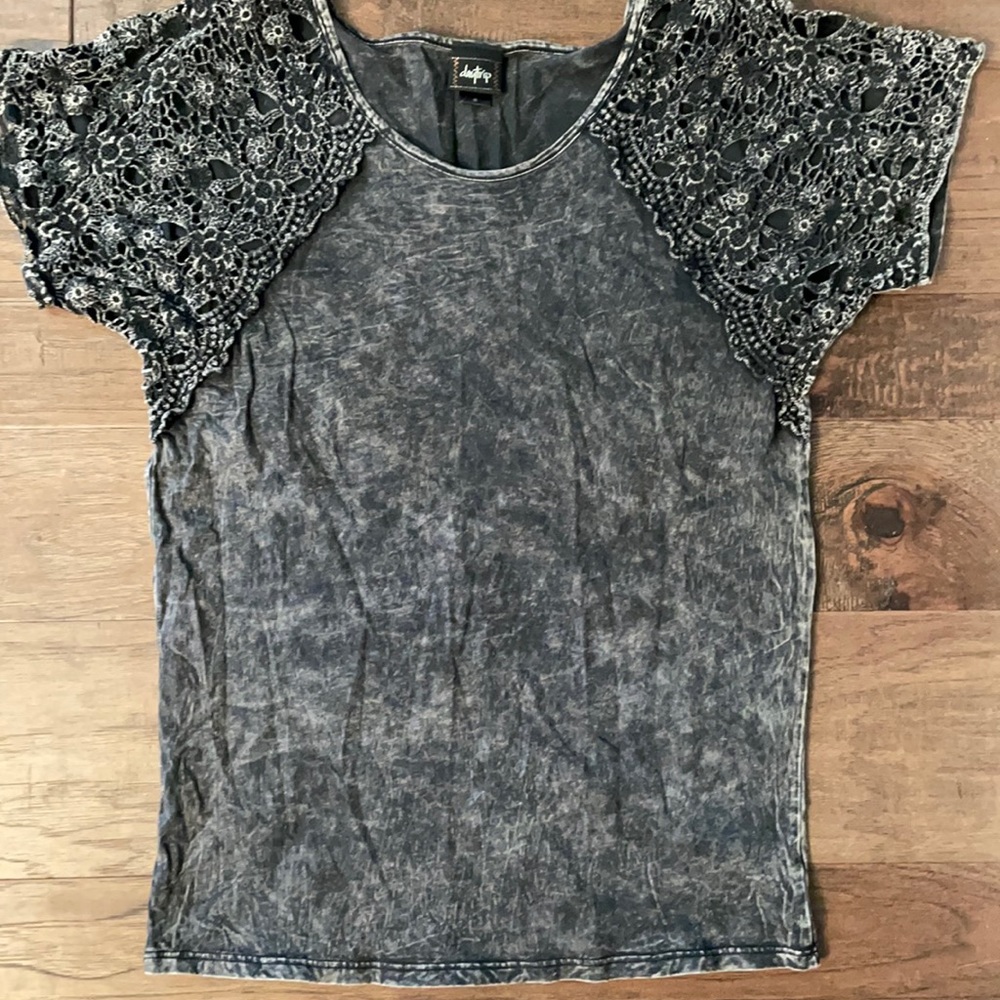 Acid wash top